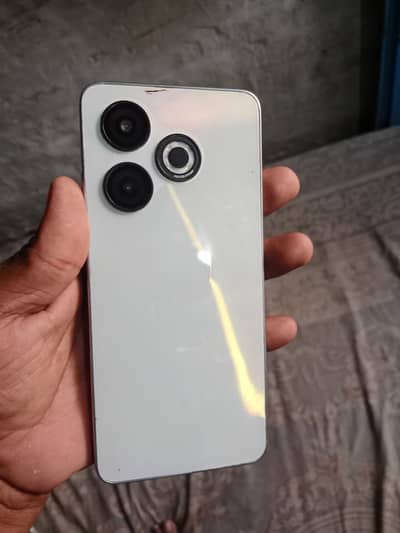Infinix Smart 8  4+4/64