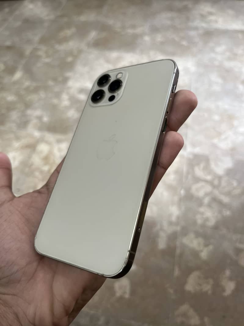 iPhone 12 Pro 4
