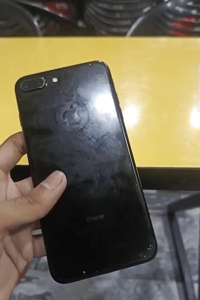 Apple iPhone 7 Plus 1