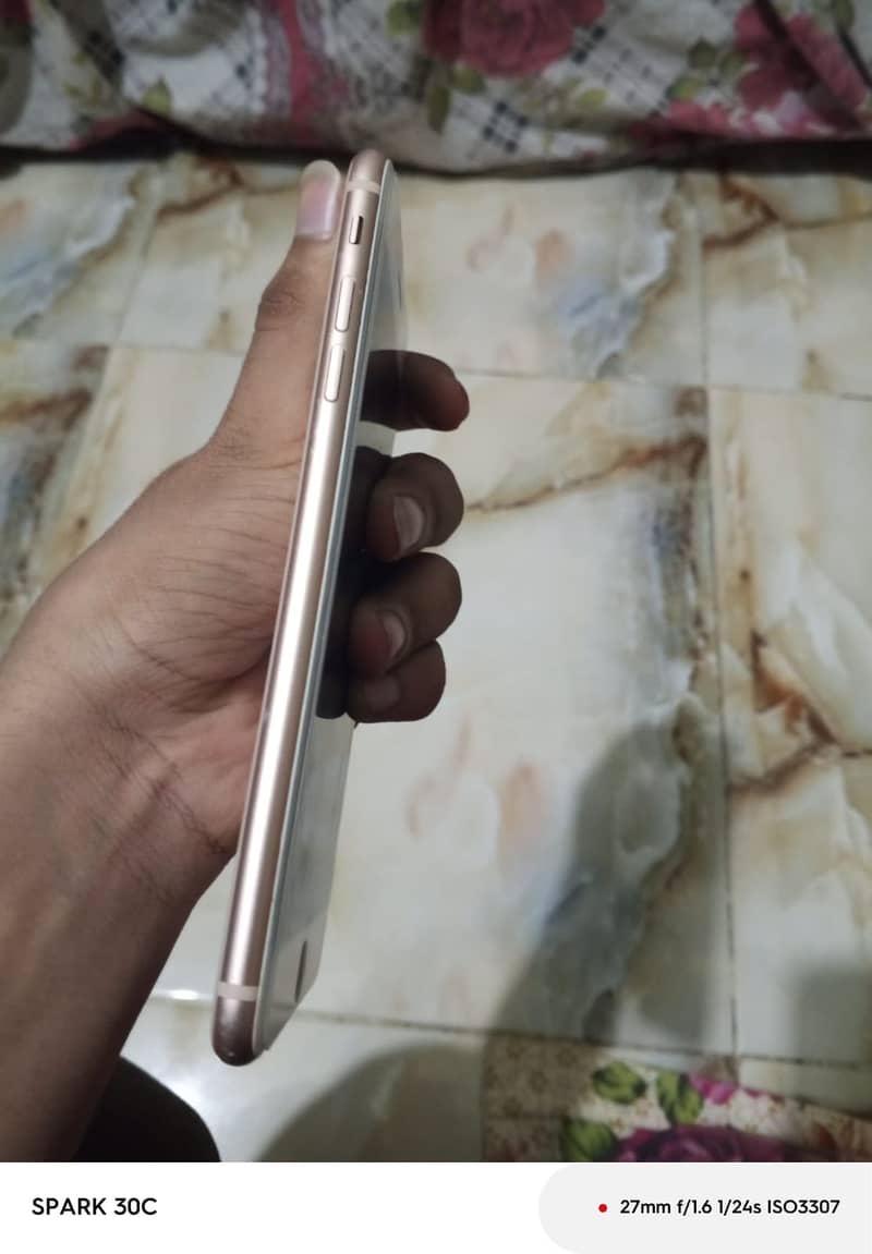 Apple iPhone 8 Plus 1