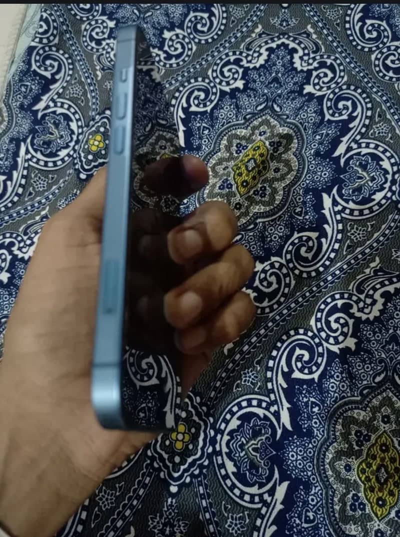 Apple iPhone 13 1