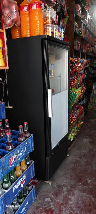 Refrigerator urgent for sale location burawala 0308-1178943