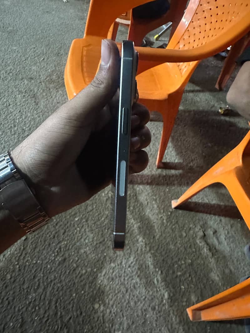 Apple iPhone 15 Pro 3