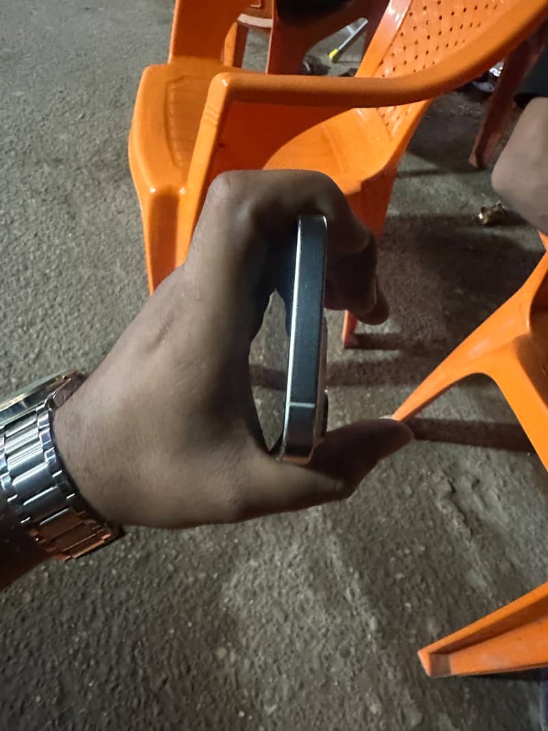 Apple iPhone 15 Pro 4