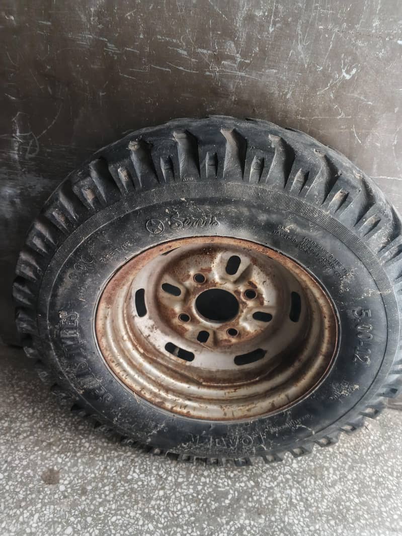loader rickshaw tyre 2