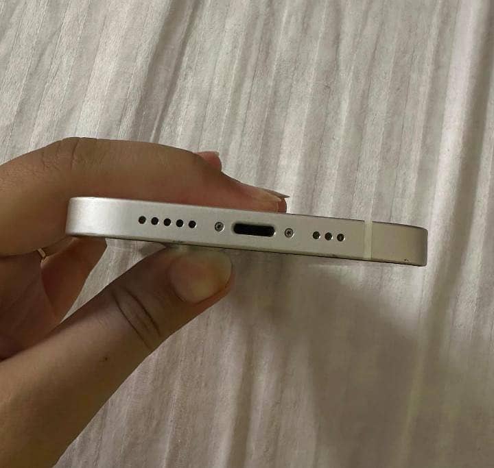 Apple iPhone 12 1