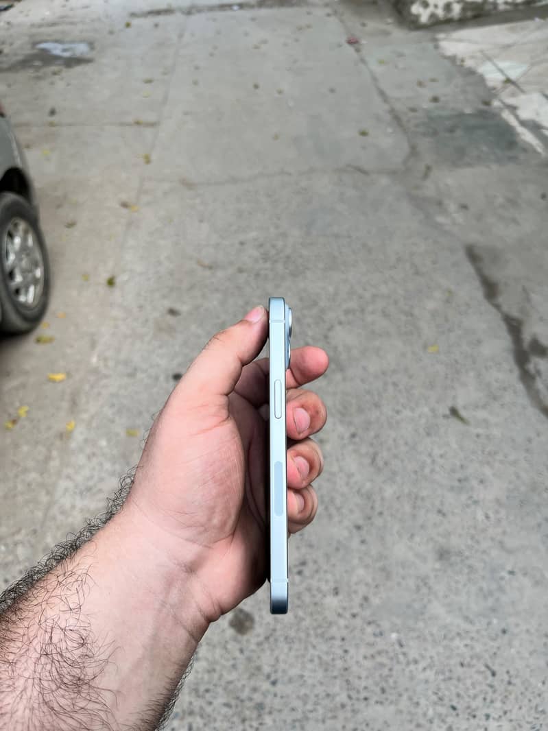 Apple iPhone 15 3