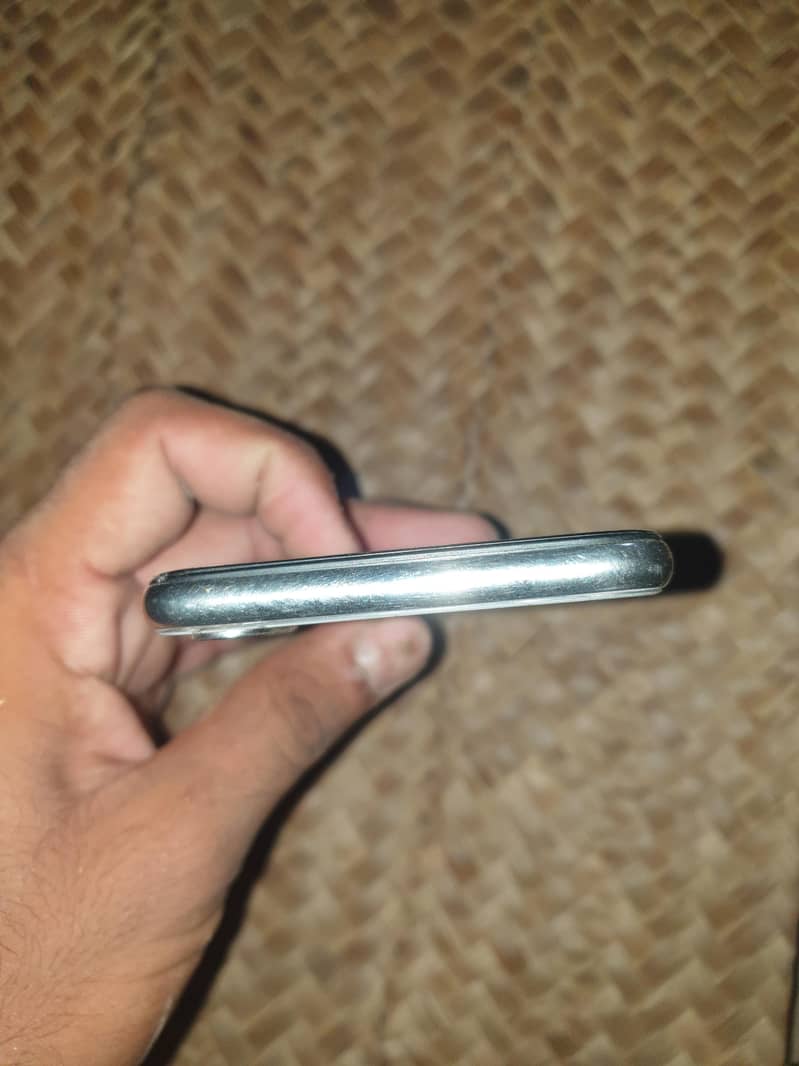 Apple iPhone X 3