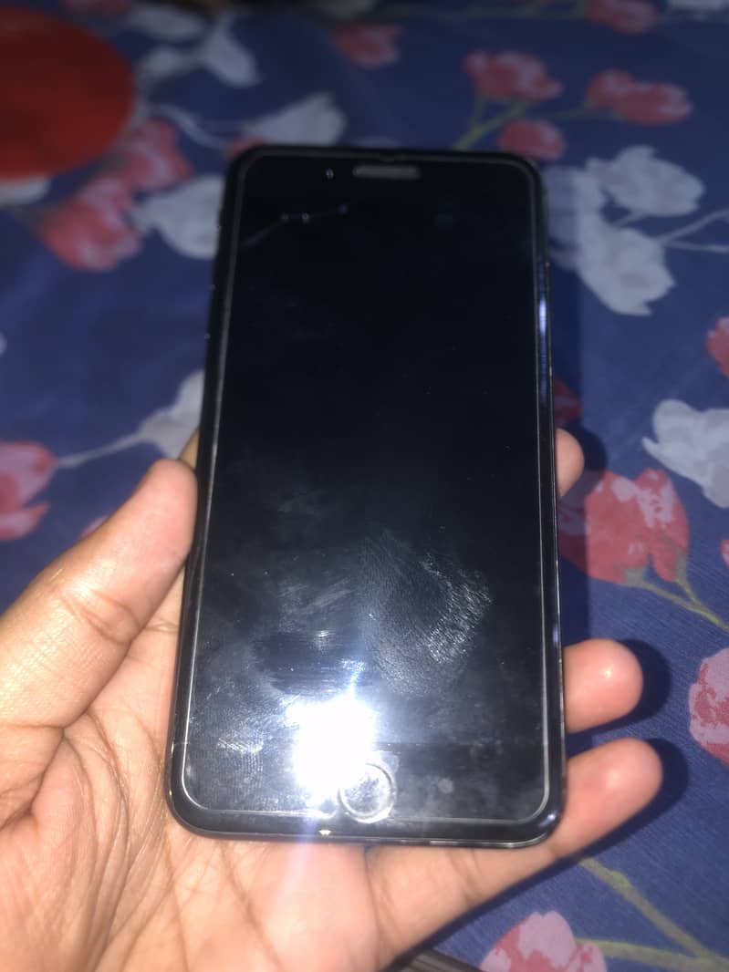 Apple iPhone 8 Plus 5