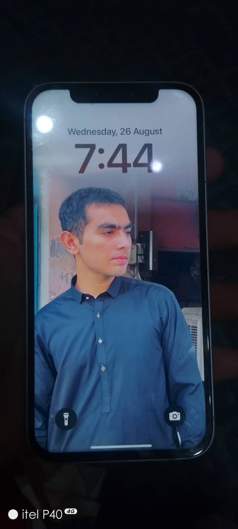Apple iPhone 12 4