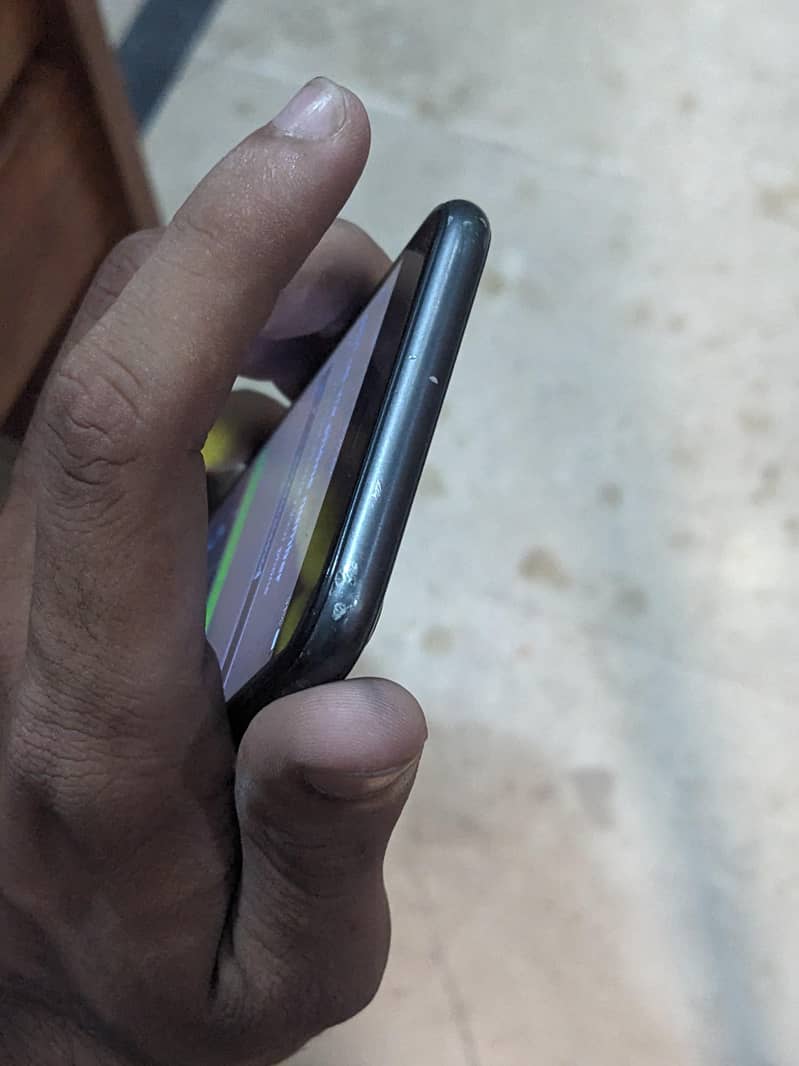 Apple iPhone 8 3
