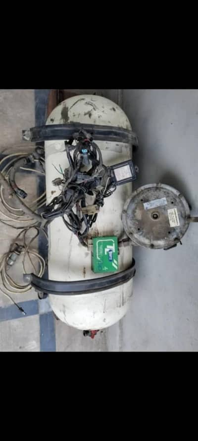 Complete CNG/LPG Kit with Cylinder& Wiring (Genuine Condition)