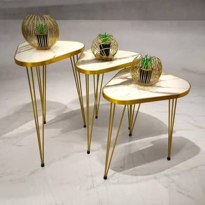 3 Nesting Table Triangular table 1701