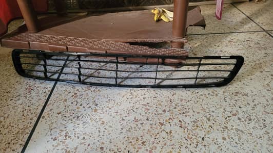 Toyota Corolla Gli / Xli Front Bumper Grill Genuine