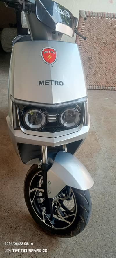 Metro M6 with portable Lithium Battery