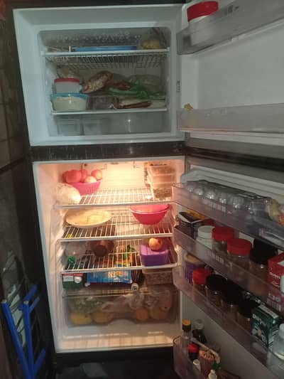 urgent sale medium size fridge