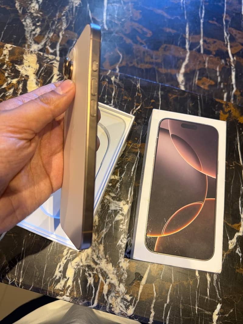 Iphone 16 pro max 3