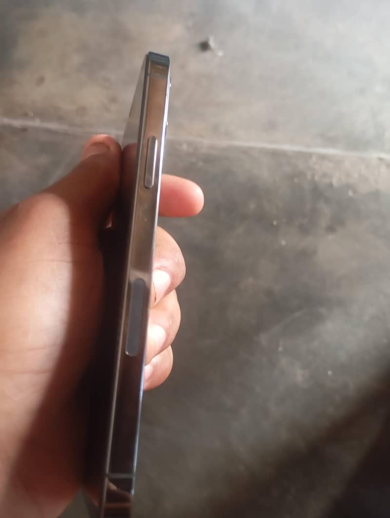 Apple iPhone 12 Pro 1