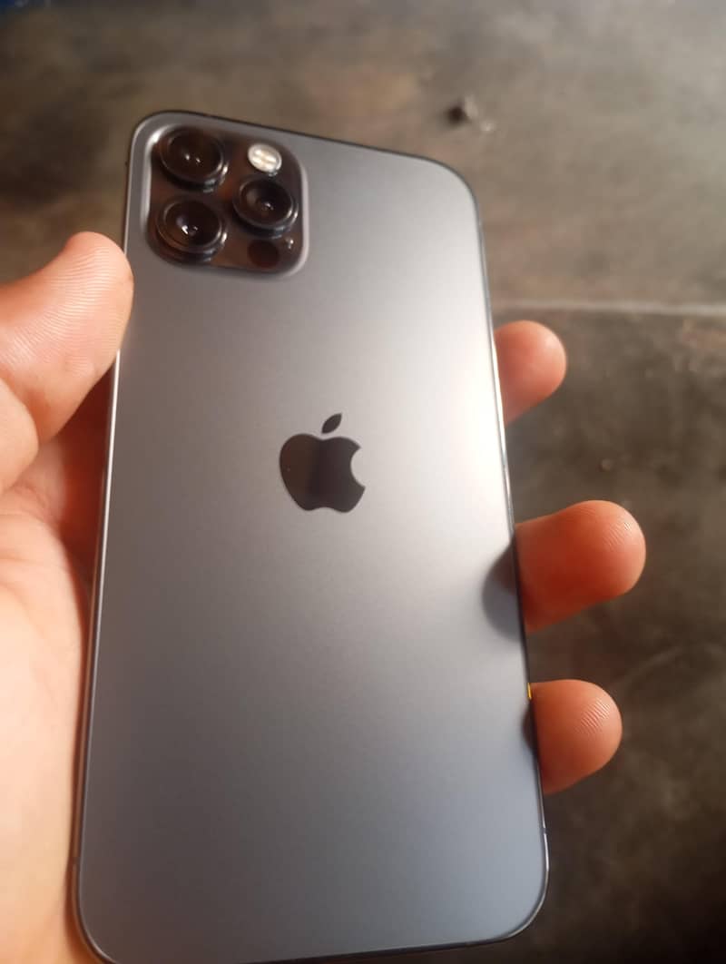 Apple iPhone 12 Pro 3