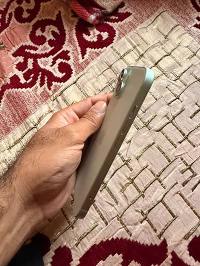 Apple iPhone 15