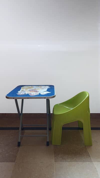 baby girl  study table