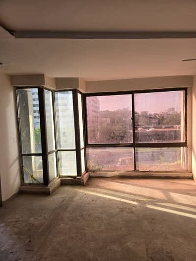 Progressive centre office for rent 1800sqft in shahar e Faisal.