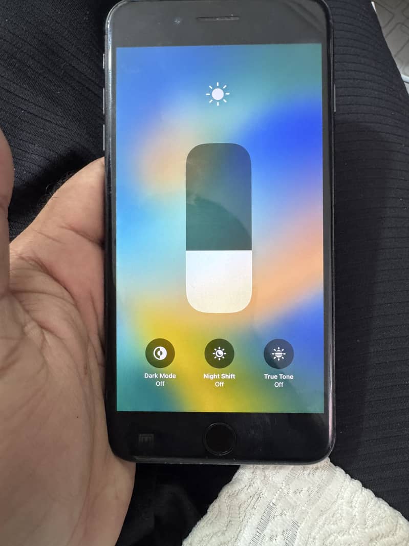 Apple iPhone 8 Plus 3