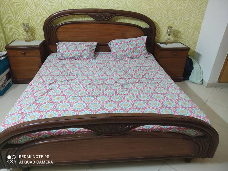 King size bed 1