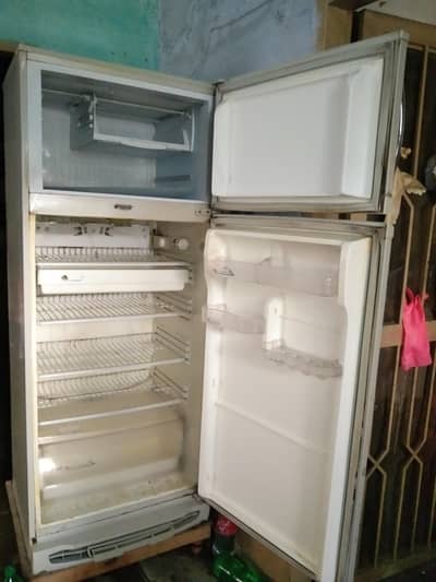 FRIDGE