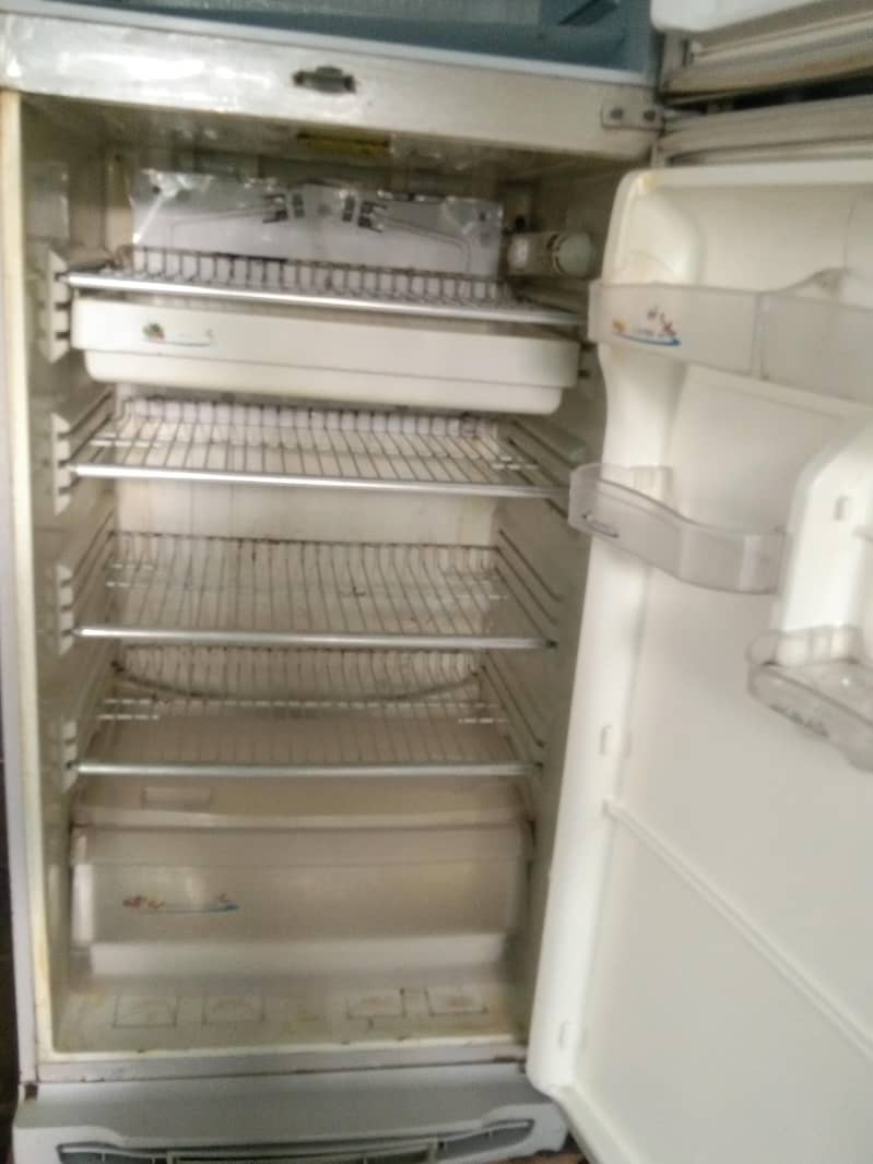 FRIDGE 2