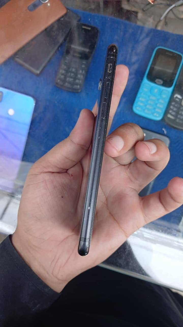 Apple iPhone 7 2