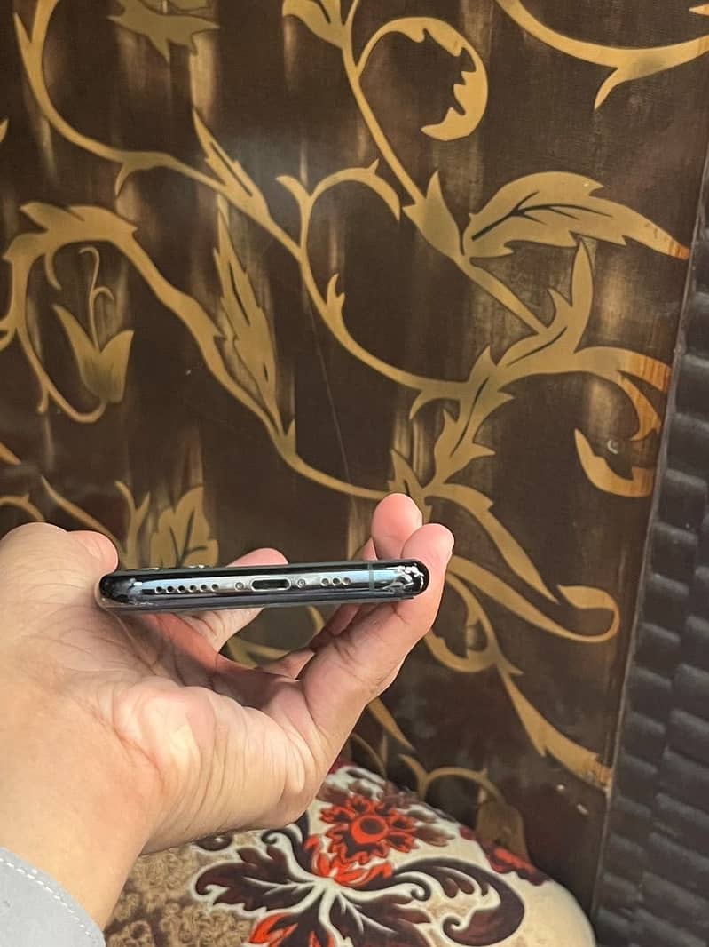 Apple iPhone 11 Pro 3