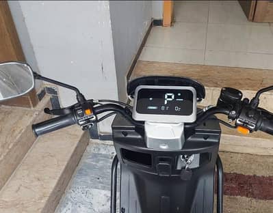pronto plus 1200W only 3500 km driven excellent condition