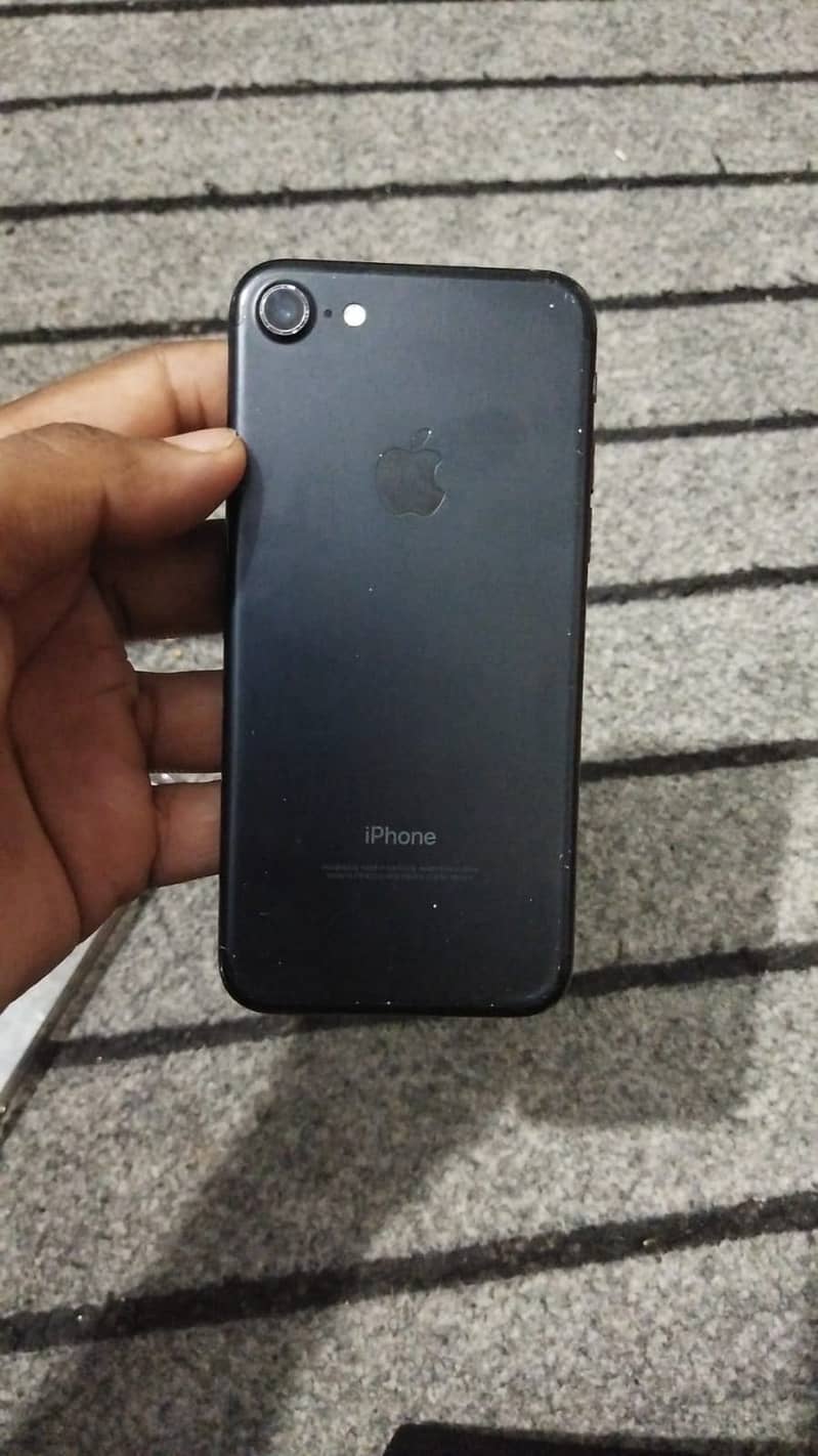 Apple iPhone 7 1