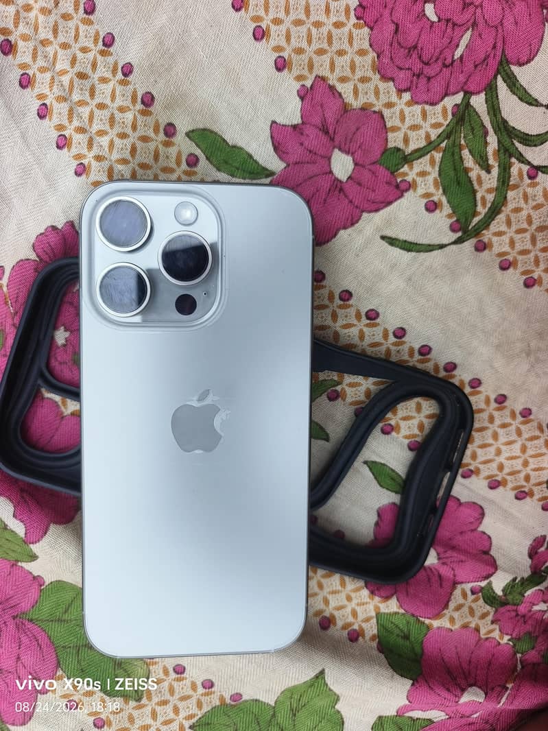 Apple iPhone 16 Pro 4