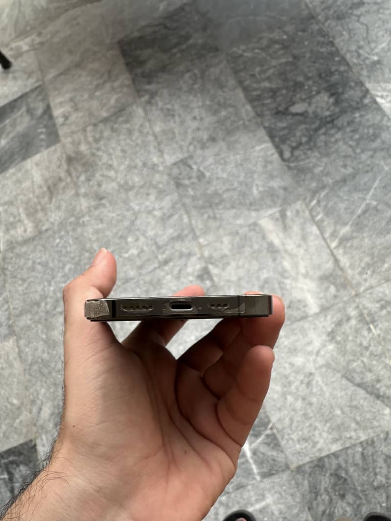 Apple iPhone 13 Pro 2