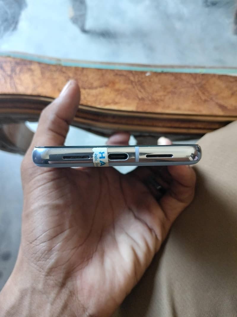 Google Pixel 8 Pro 2