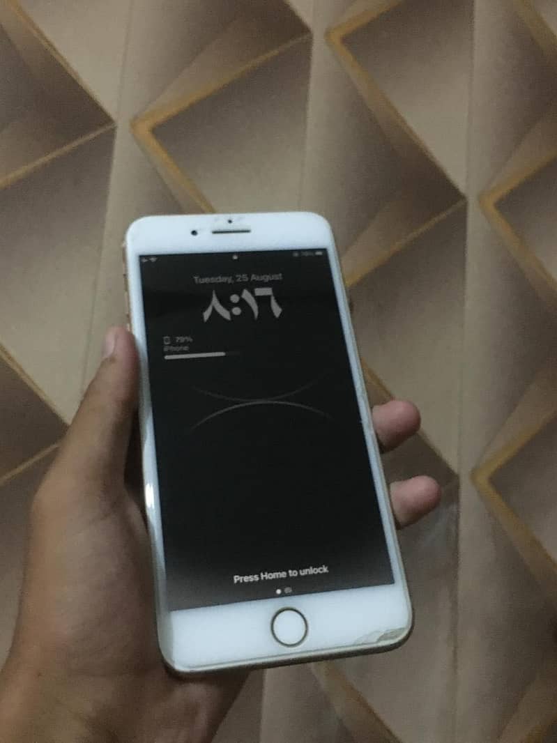 Apple iPhone 8 Plus 0