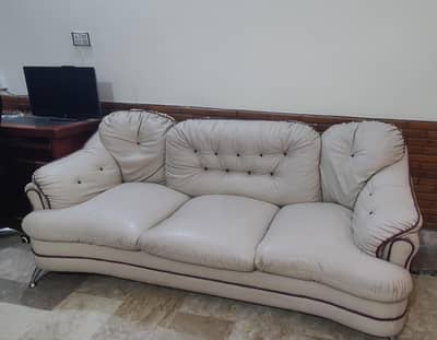 sofa set. leather . 5 seater. leather is not damaged