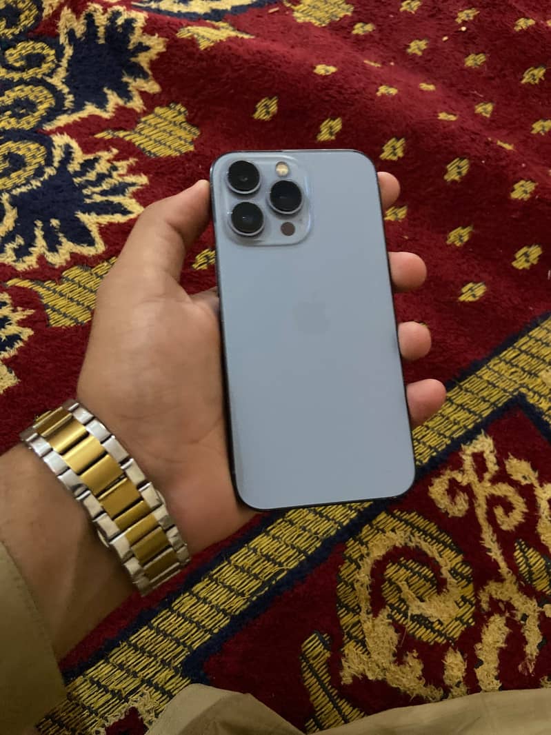 Apple iPhone 13 Pro 2