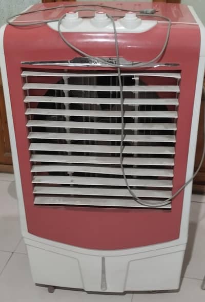 Aur cooler in best condition, size medium