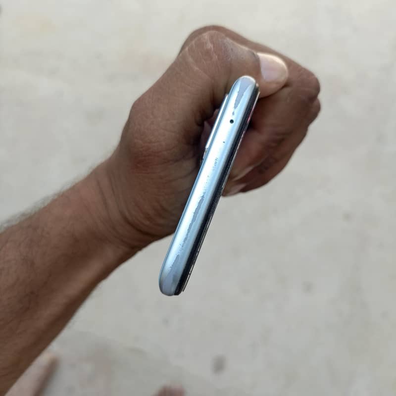 OPPO A76 3