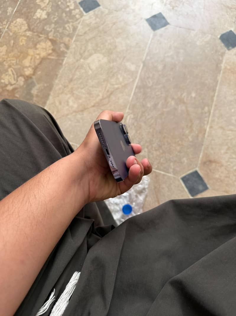 iPhone 14 pro max 5