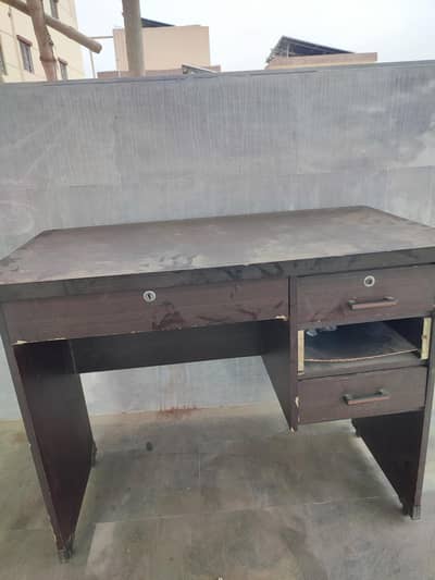 office Desk / Table