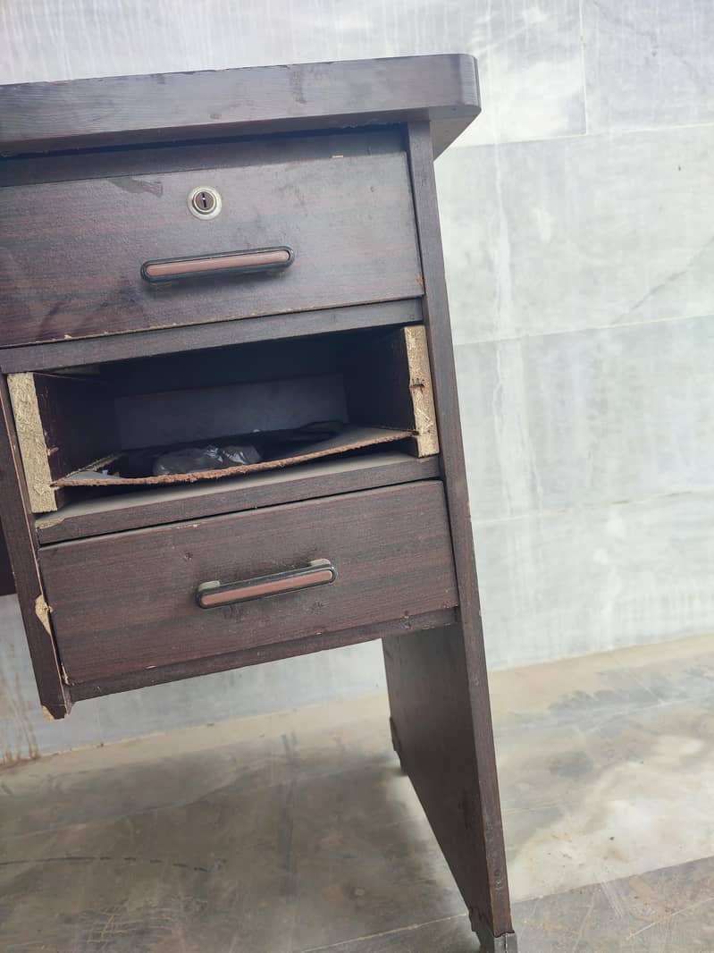 office Desk / Table 1