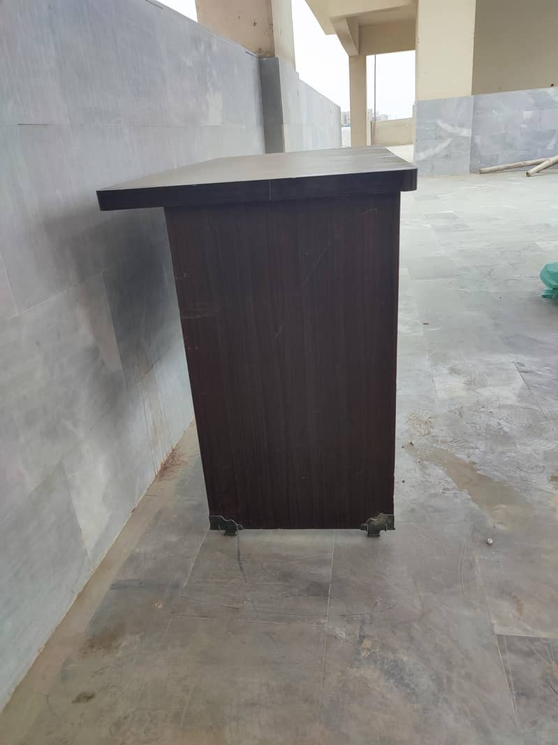office Desk / Table 4