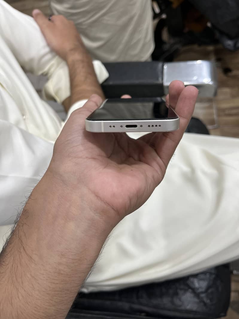 Apple iPhone 13 mini 2