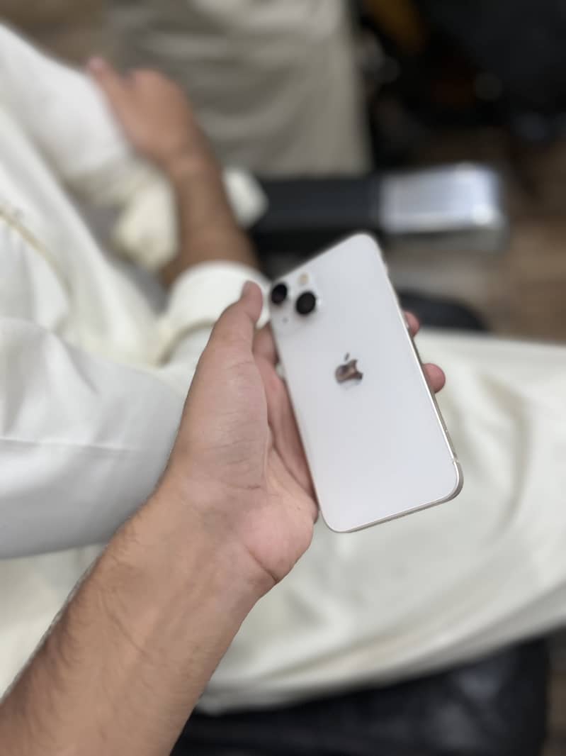 Apple iPhone 13 mini 4