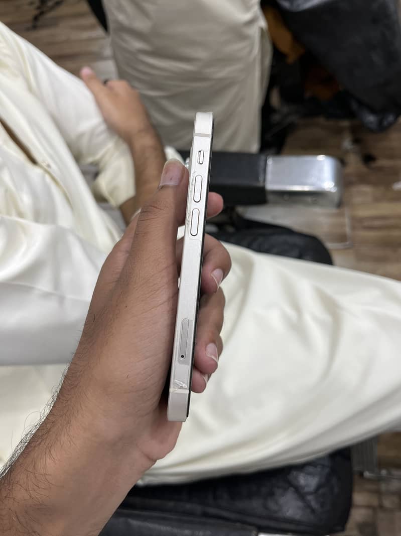 Apple iPhone 13 mini 10