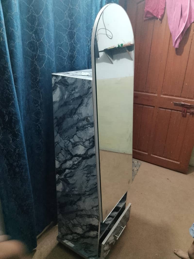 Dressing Cupboard 0